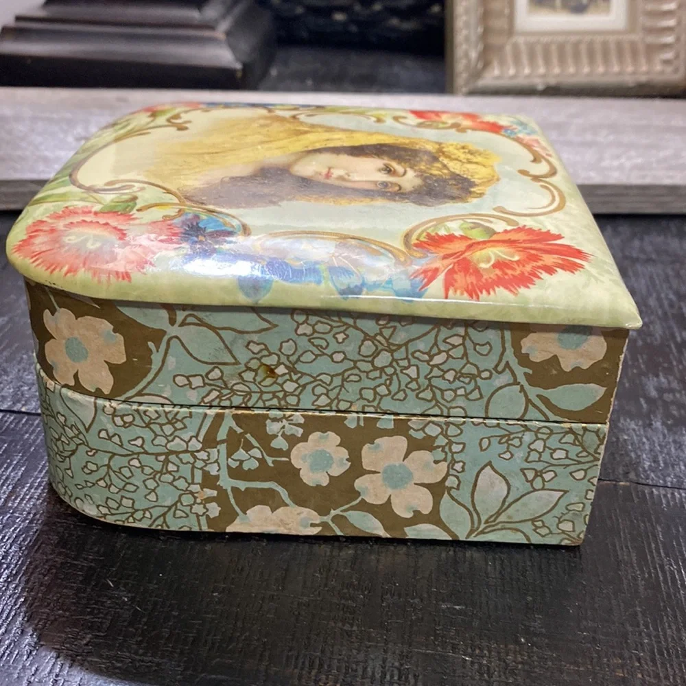Antique Victorian Era Floral Lady Portrait Handkerchief Box & Paris Hanky! - Picture 3 of 14